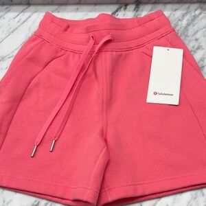 NWT-Lululemon scuba high rise Coral Shorts. 5”, can cut to make shorter. So cute